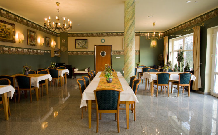 Seniorenresidenz-Glatzer-Rose-Speisesaal-1